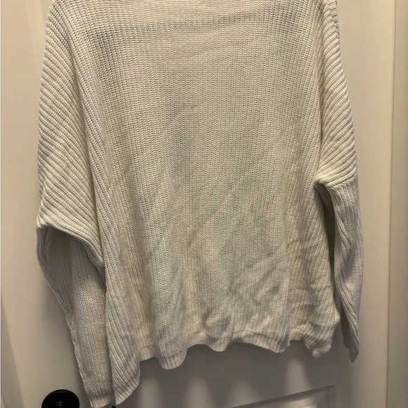 Emma Knudsen V-Neck Women's Sweater. Size M (oversized). Bamboo/organic cotton - Picture 5 of 5